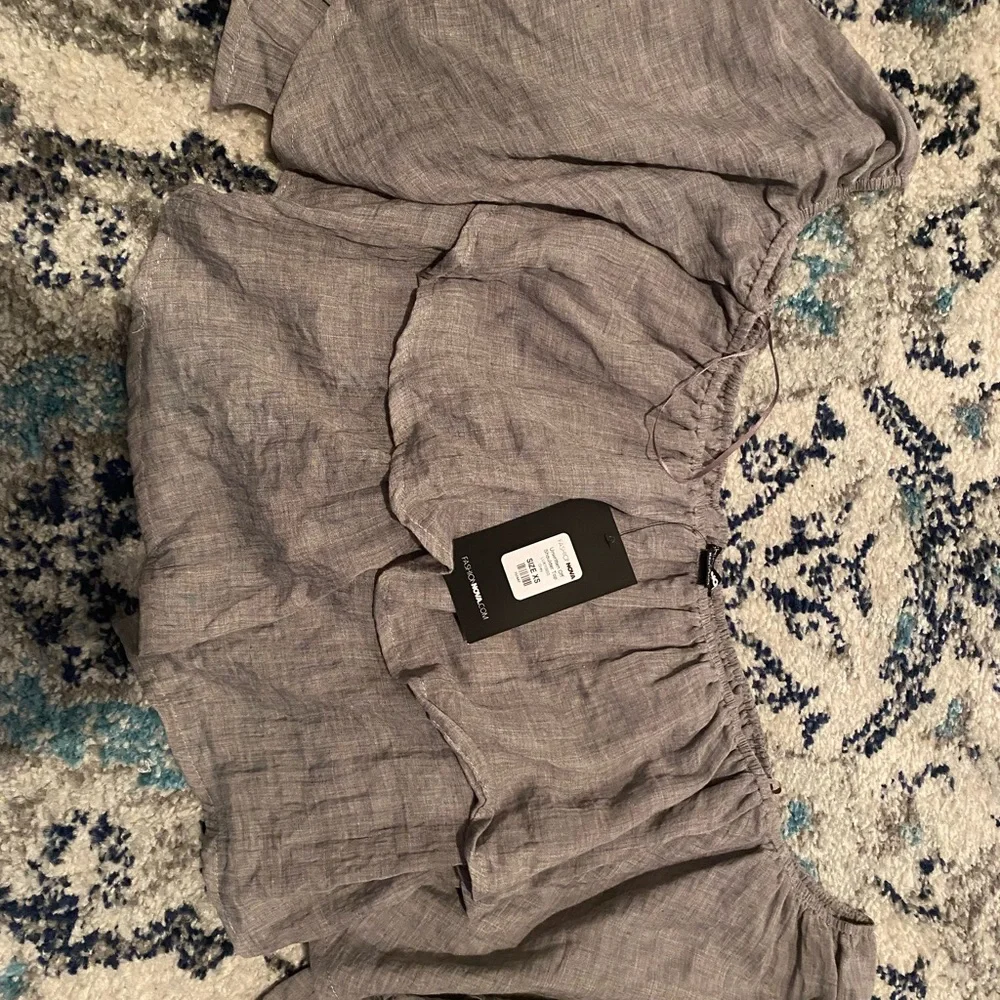 Ruffled crop top - Picture 3 of 4